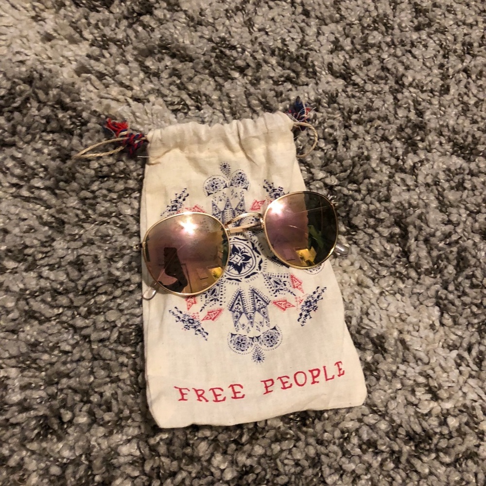 Free People rose gold round sunglasses